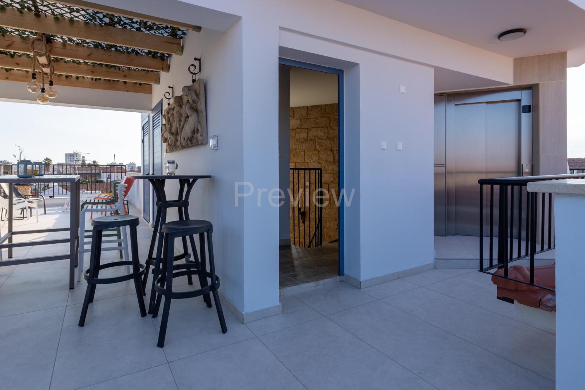 Le Voyageur By The Sea - Furnished Rooms Larnaca Exterior photo