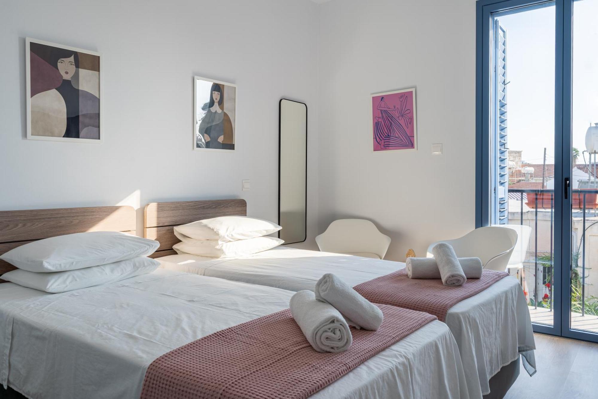 Le Voyageur By The Sea - Furnished Rooms Larnaca Exterior photo