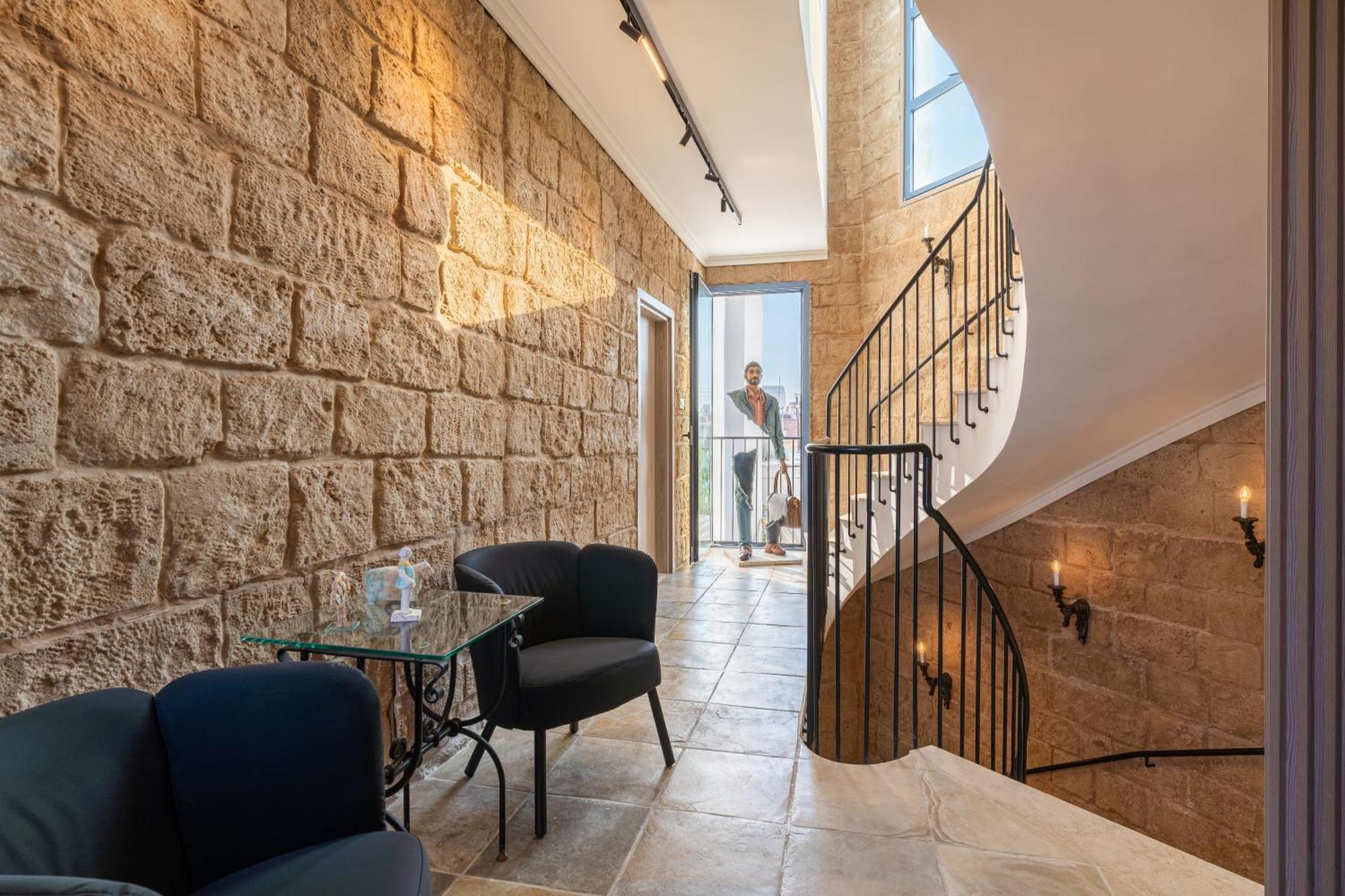 Le Voyageur By The Sea - Furnished Rooms Larnaca Exterior photo